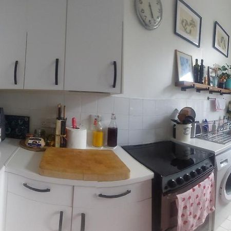 Centrel To London Single Bed Room Quiet Home With Host And Breakfast Eksteriør bilde