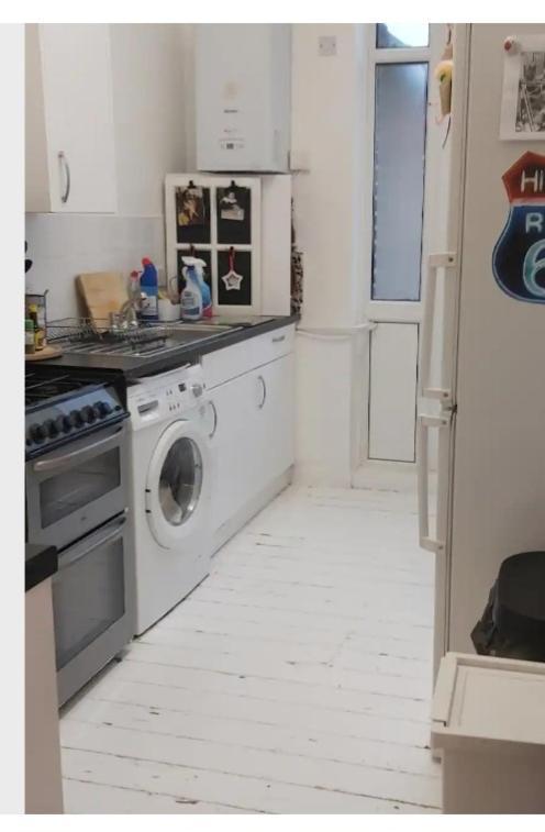 Centrel To London Single Bed Room Quiet Home With Host And Breakfast Eksteriør bilde
